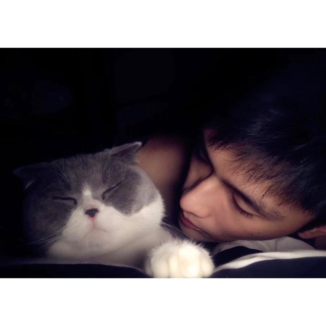 可以抱我一下吗