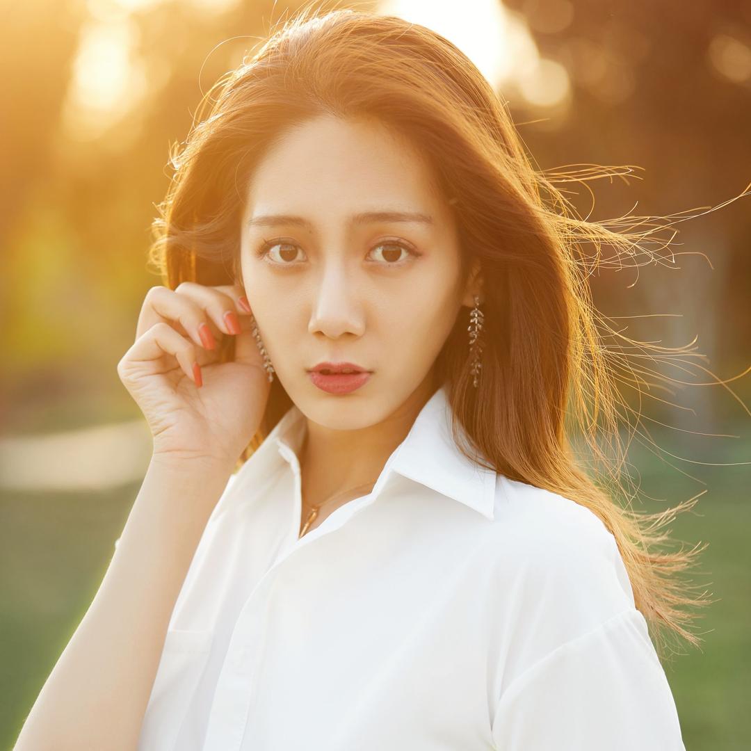 杨若男啊