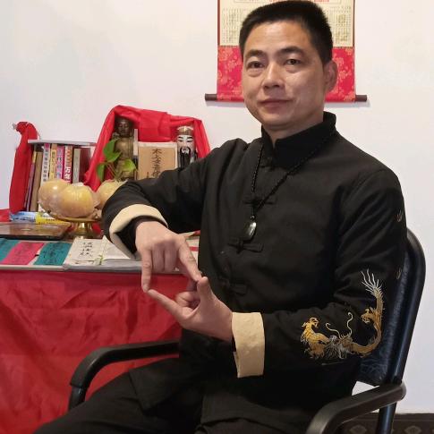 布衣向大师，丧葬一条龙