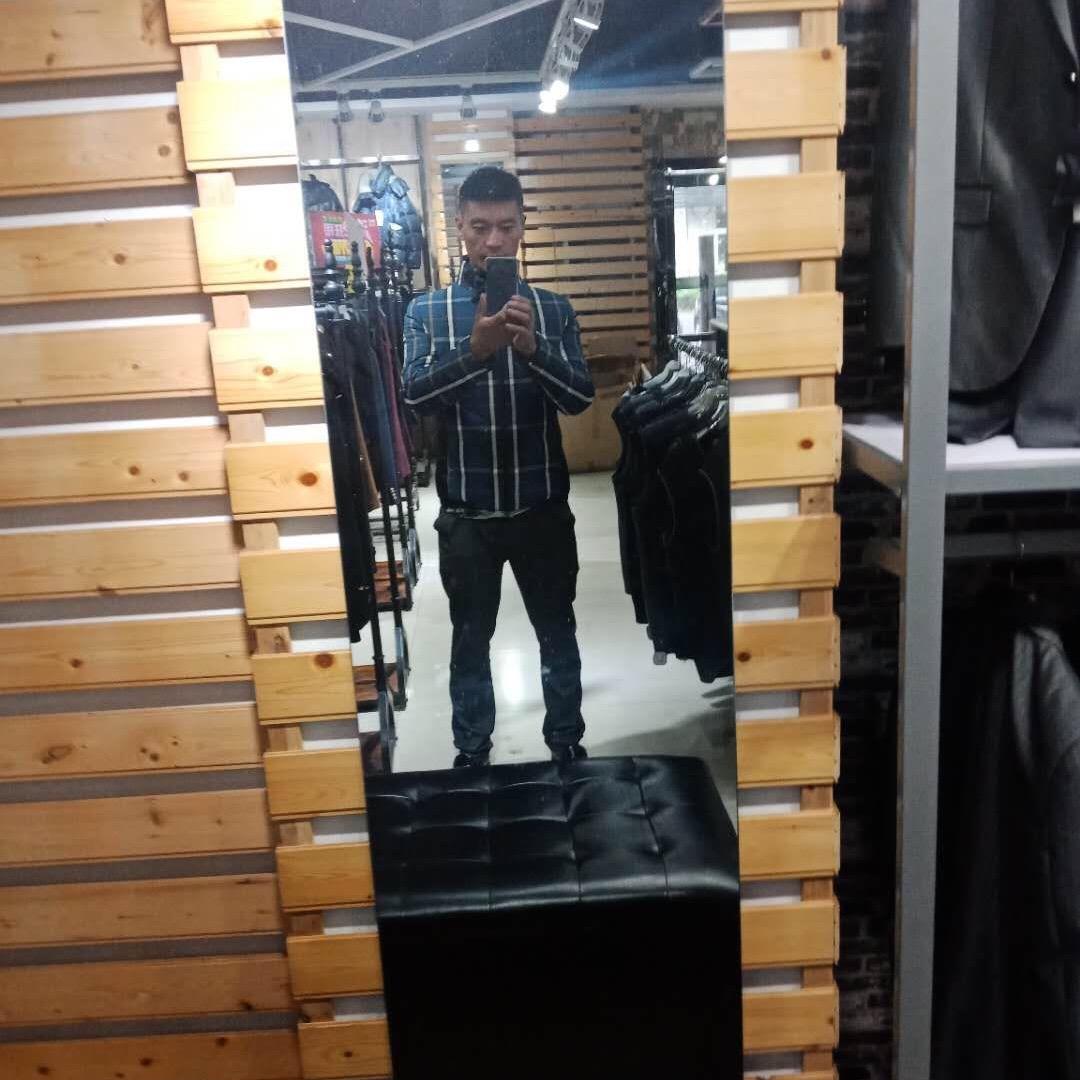 华赢地坪装饰有限公司李成文