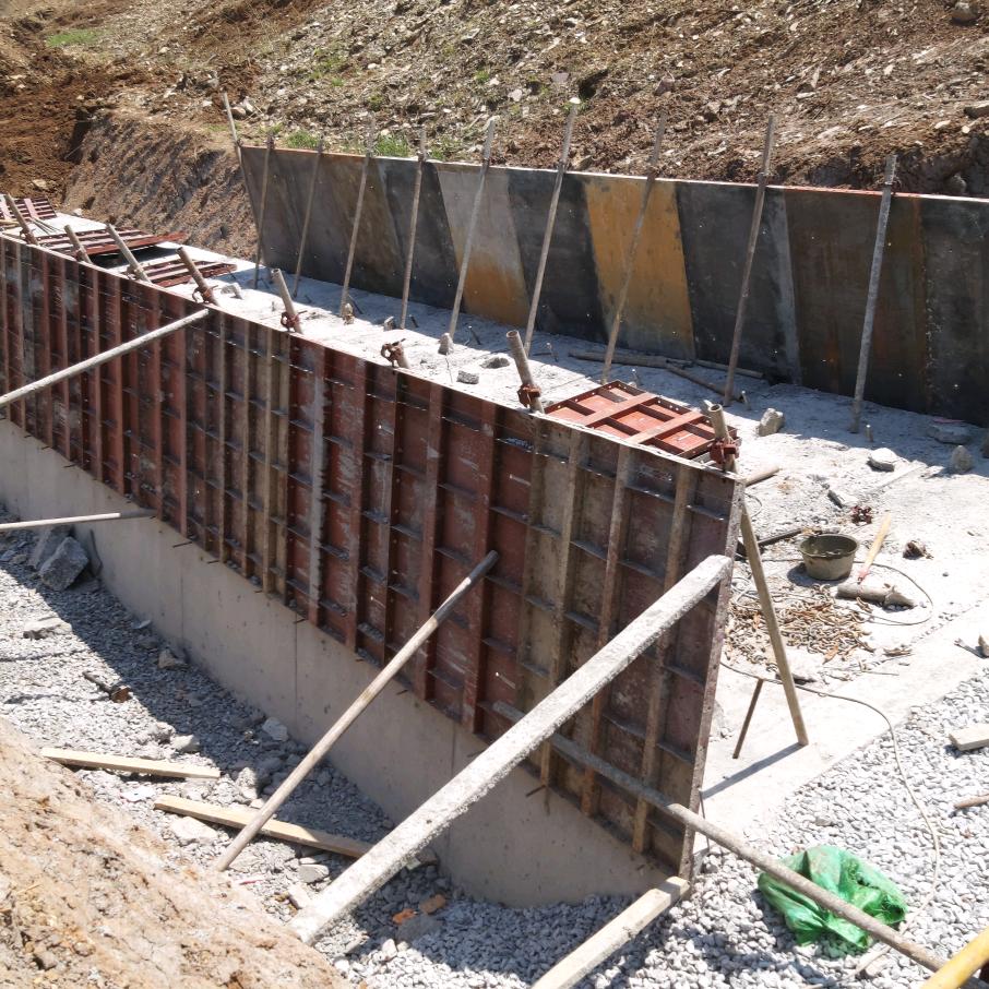 阿龙- -挡墙施工队