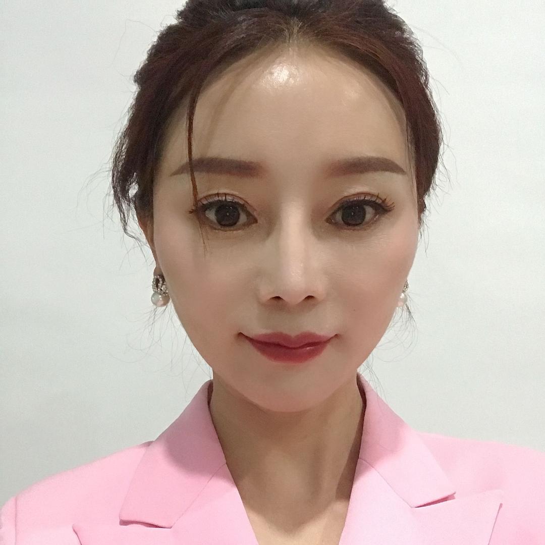 威海金色服装设计有限公司