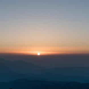 半城风沙满城雨