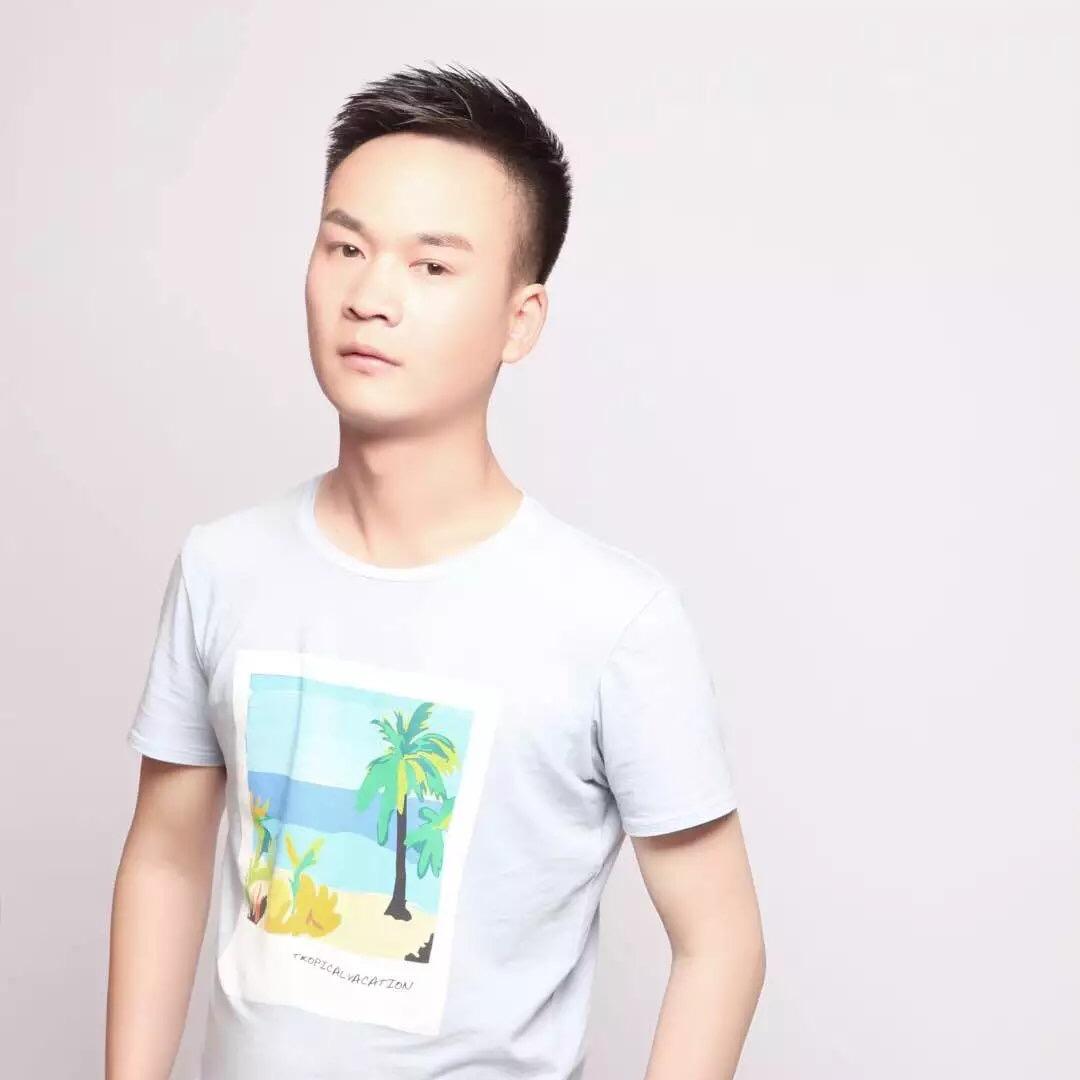 设计师徐多多