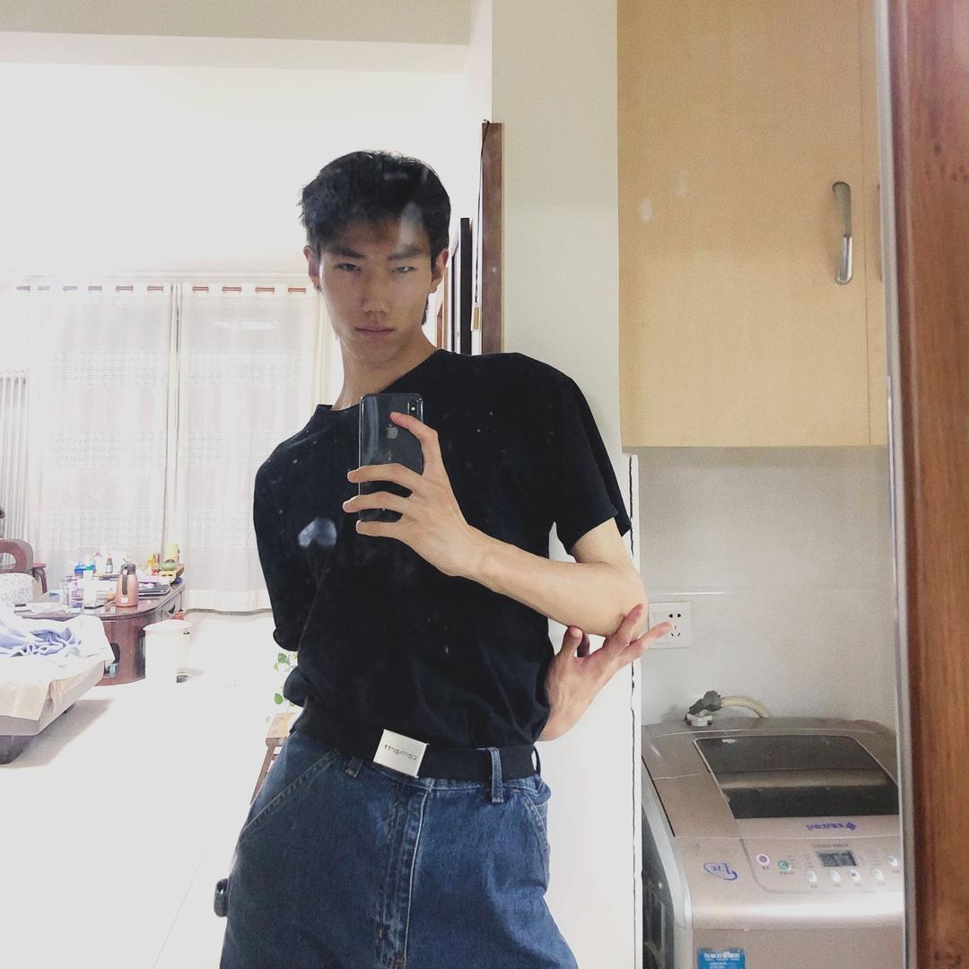 哈哈哈哈哈哈我勒个去