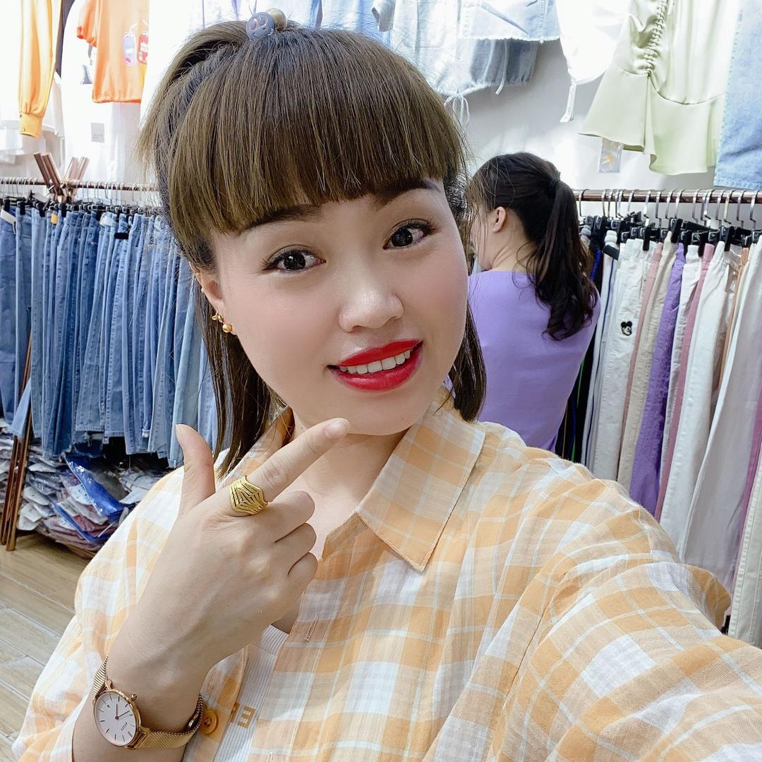 彩霞的店