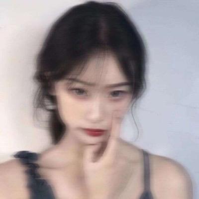 周舟.