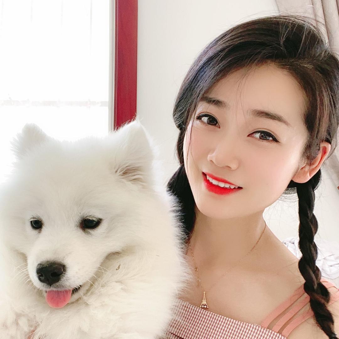 小曼很忙