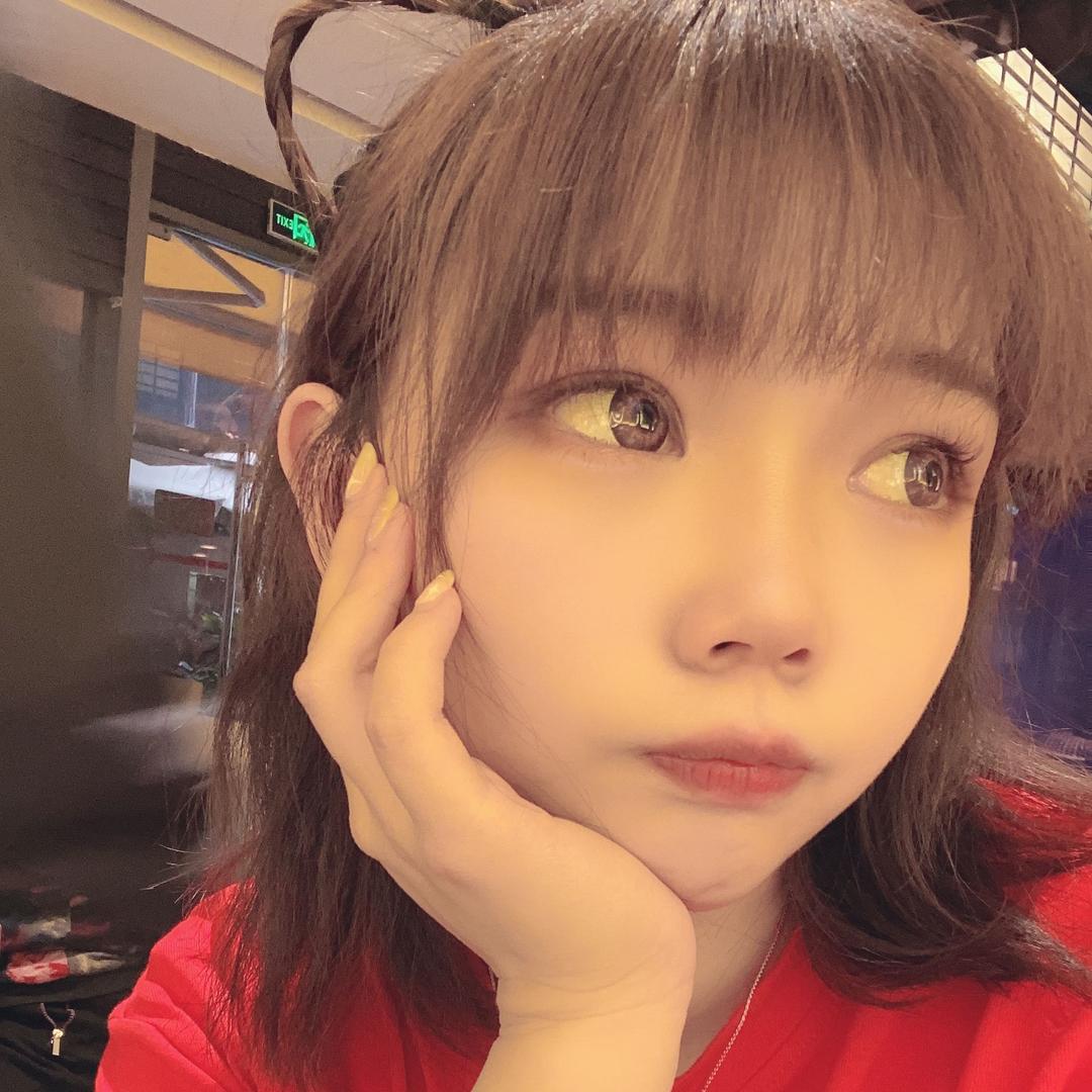 金菠萝（同时见了许嵩和薛之谦）