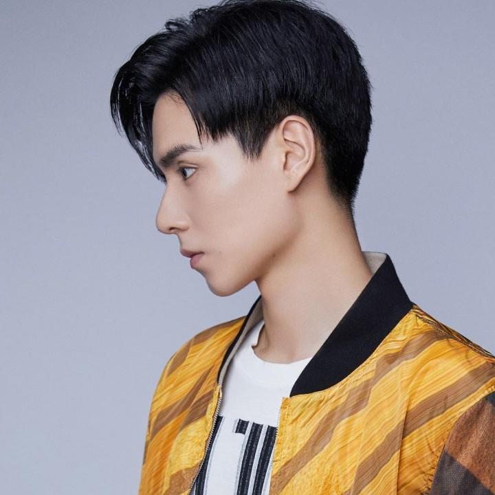 不等我