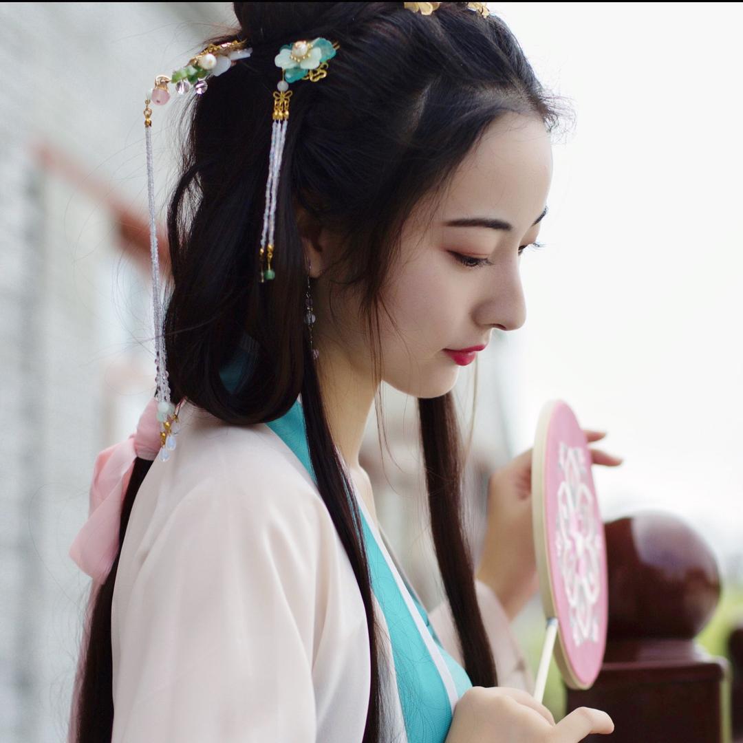 蔻丹羽青蓝