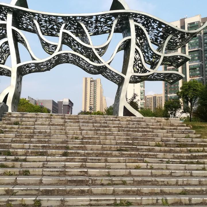 莉莉