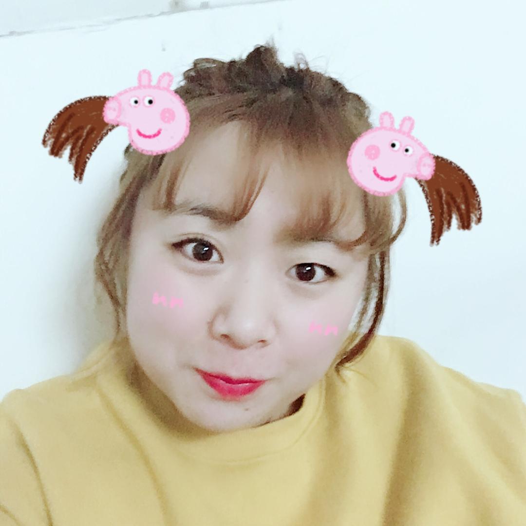 难瘦的小吃货😕