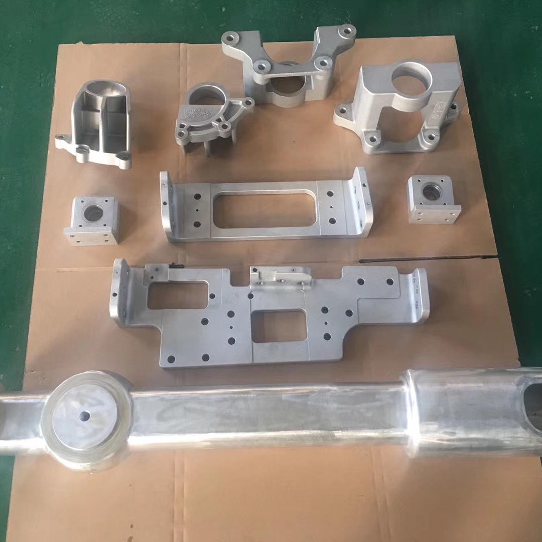 专业铸铝、购销，各种牌号铝锭