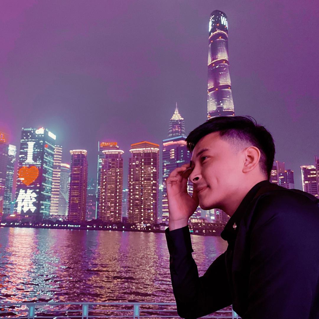 小赫赫有酒窝