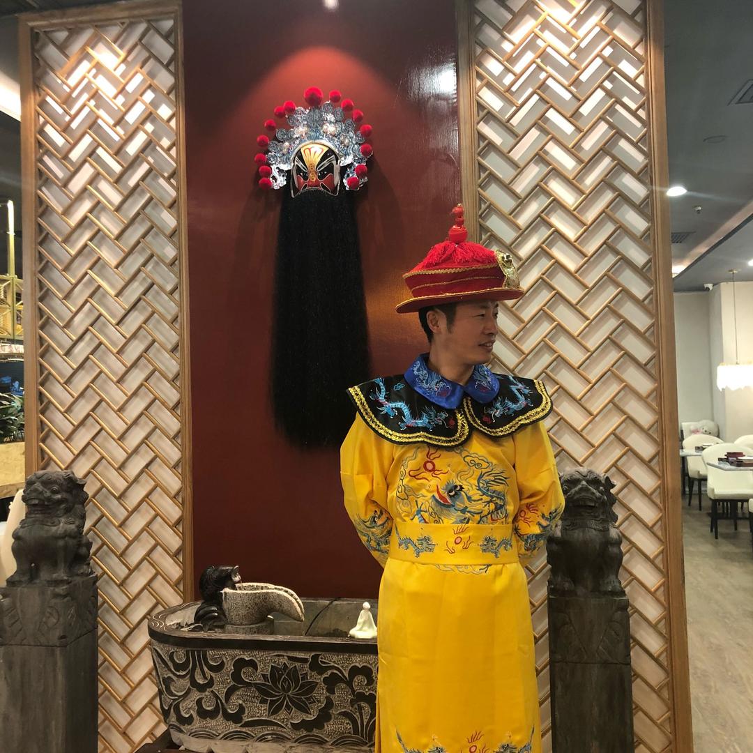 斜杠青年探店