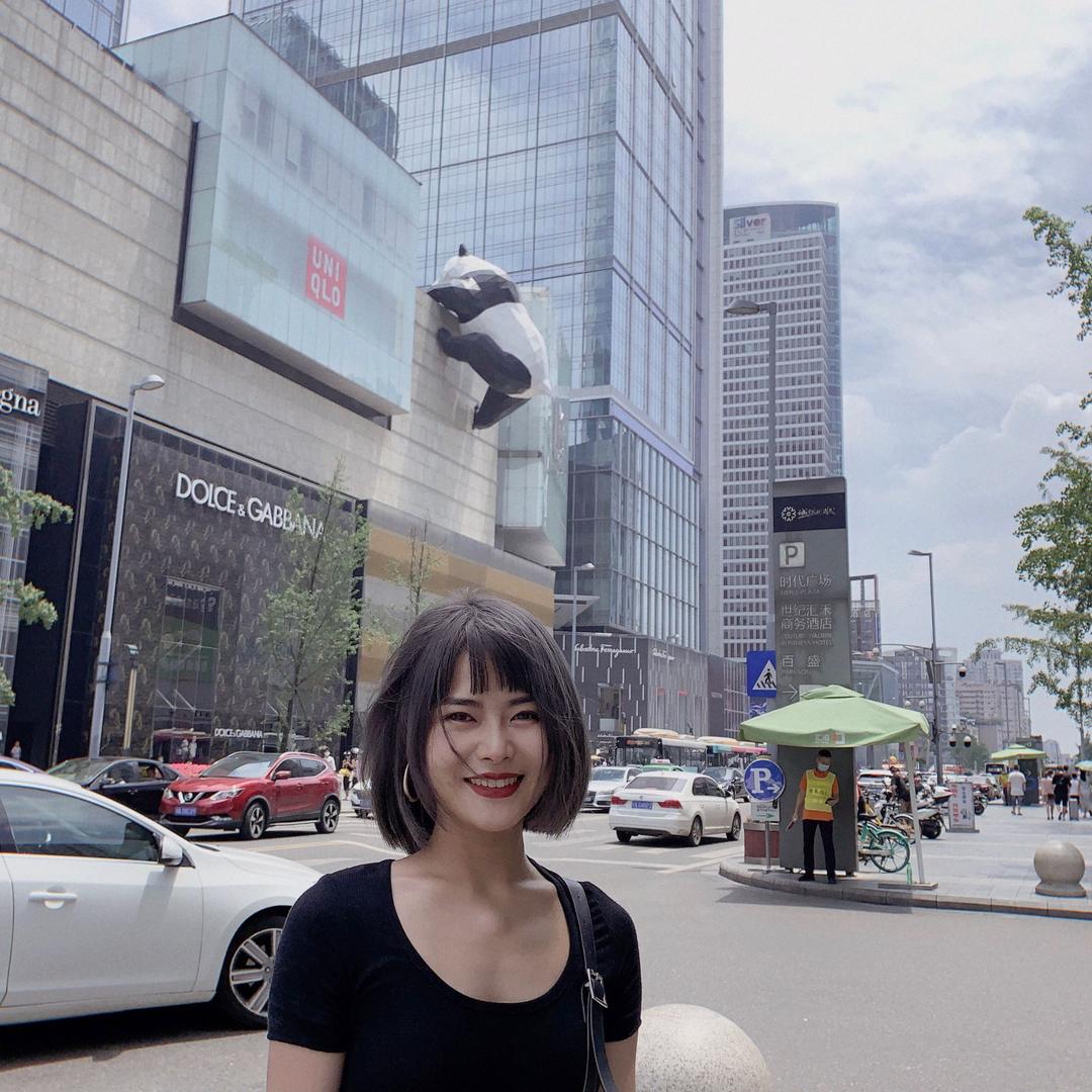 化妆造型师 红红