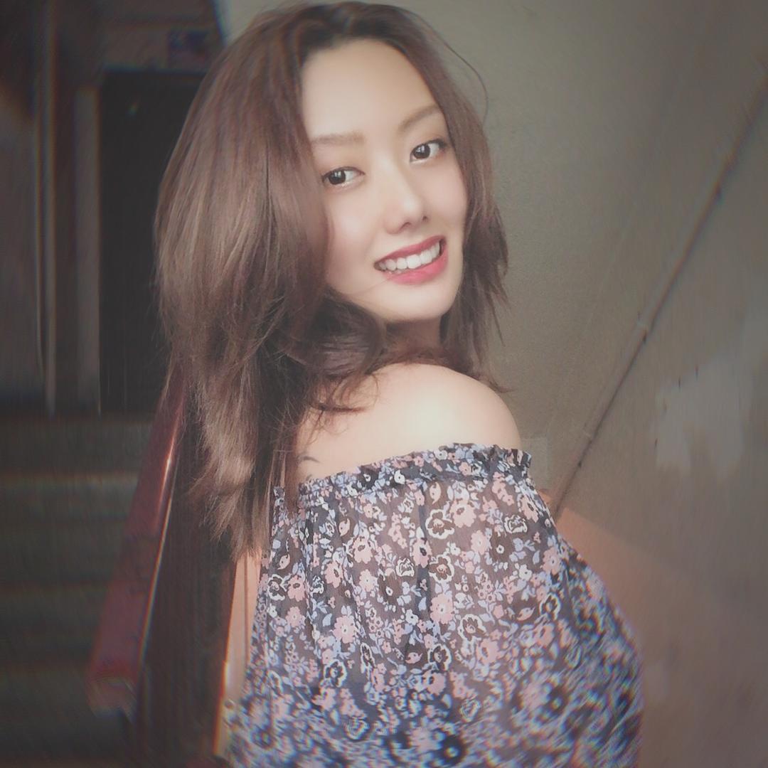 A.小小婷