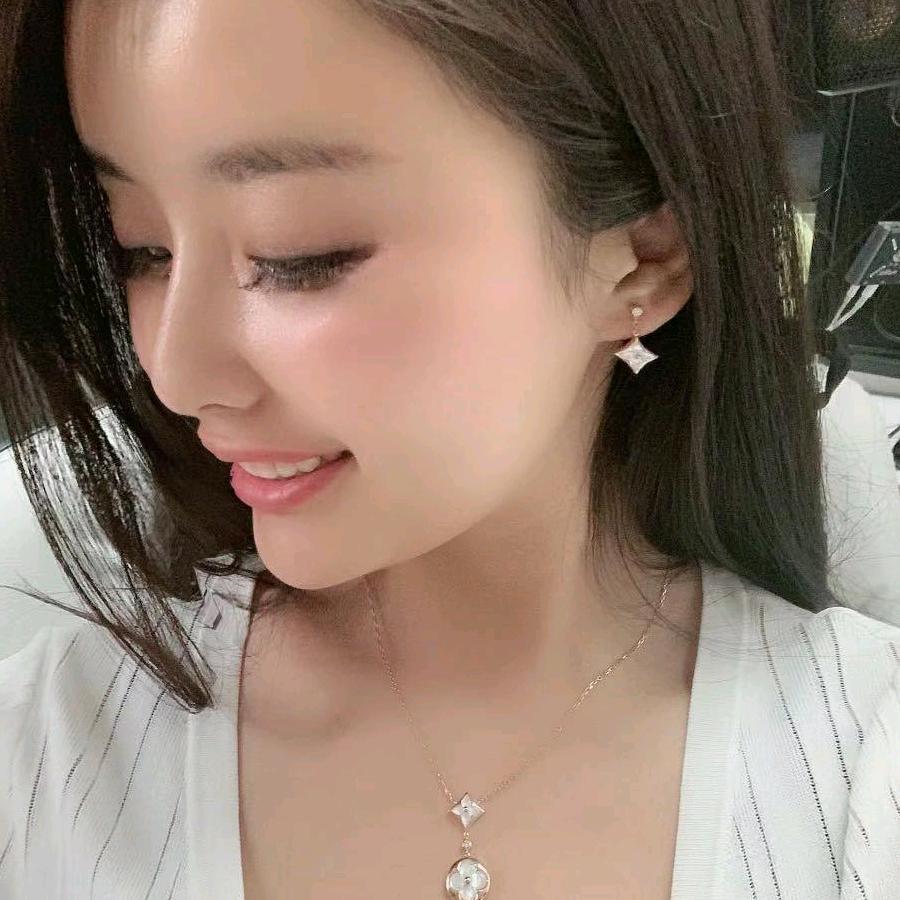 安静听会歌别欢迎