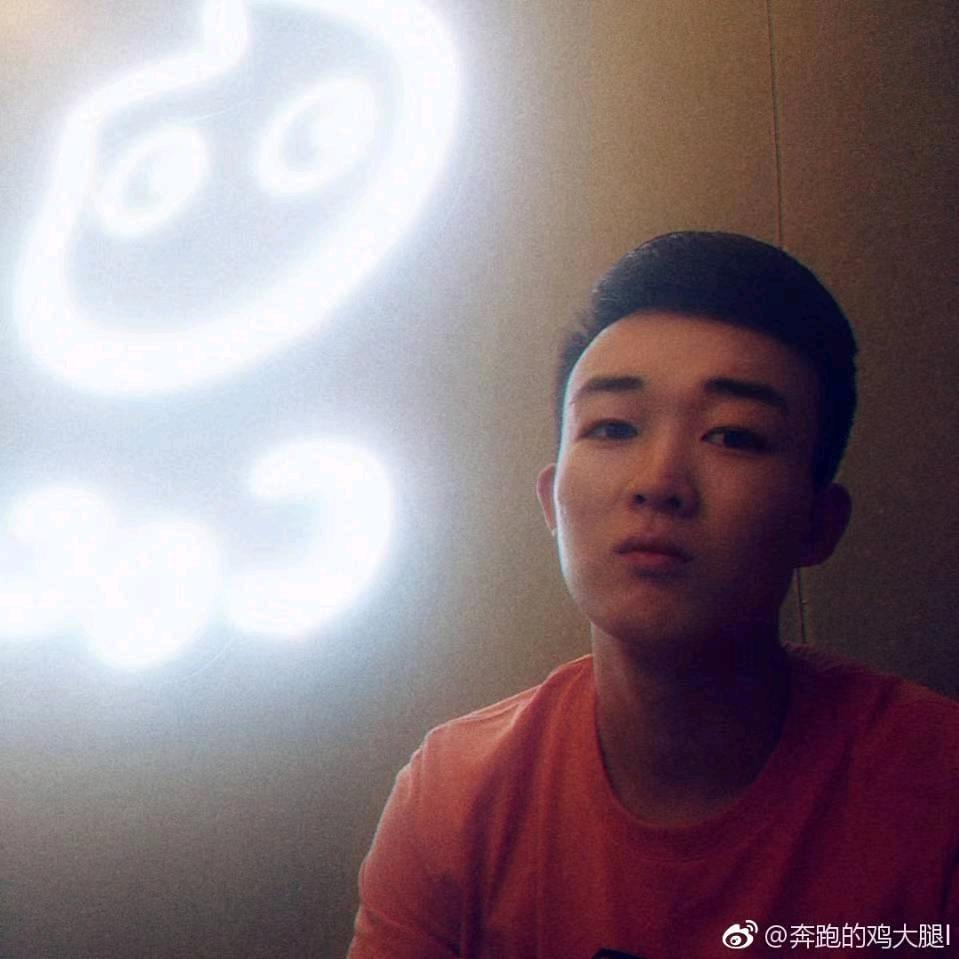 奔跑的鸡大腿l🍭