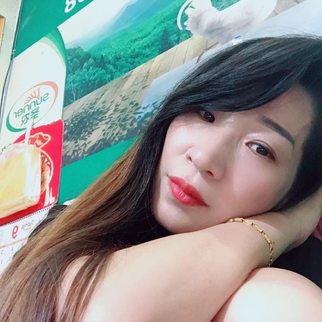 英子