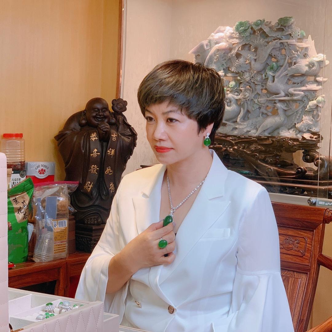 广州市荔湾区利丰龙珠宝