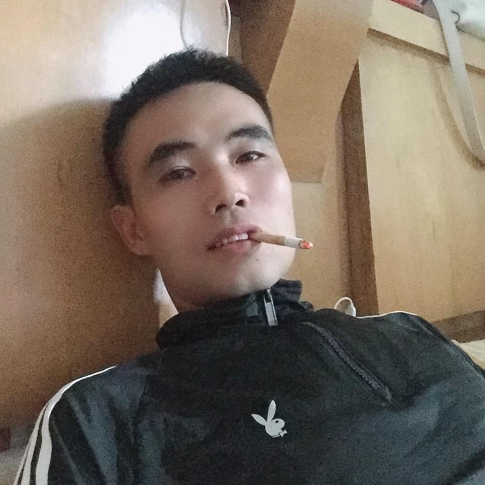 谯军-石雕