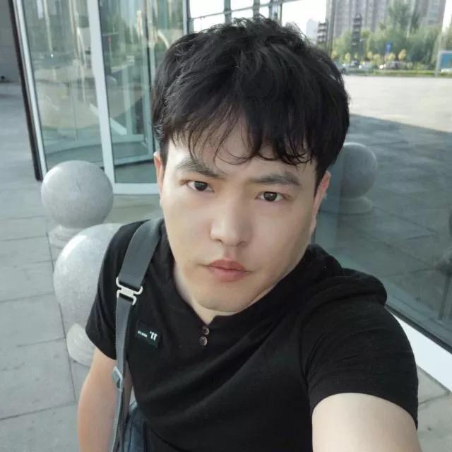 不服老的80男人
