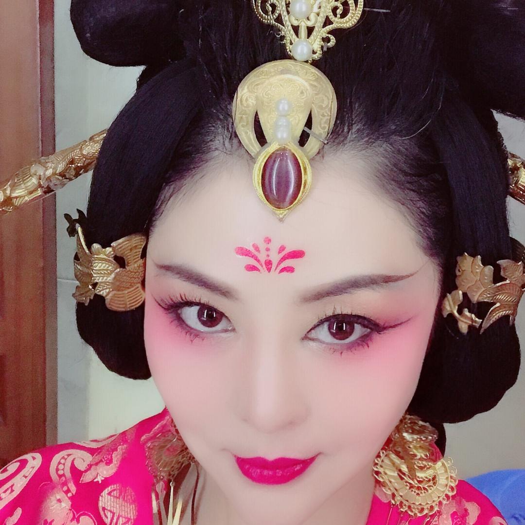 珈倪(黄珈妮)