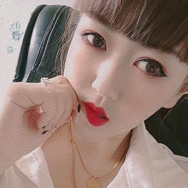 爱美的我默默姐_