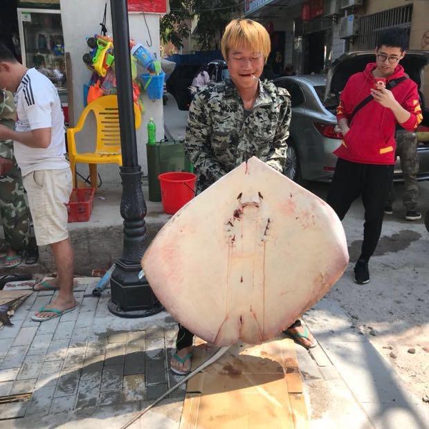 黄毛船长