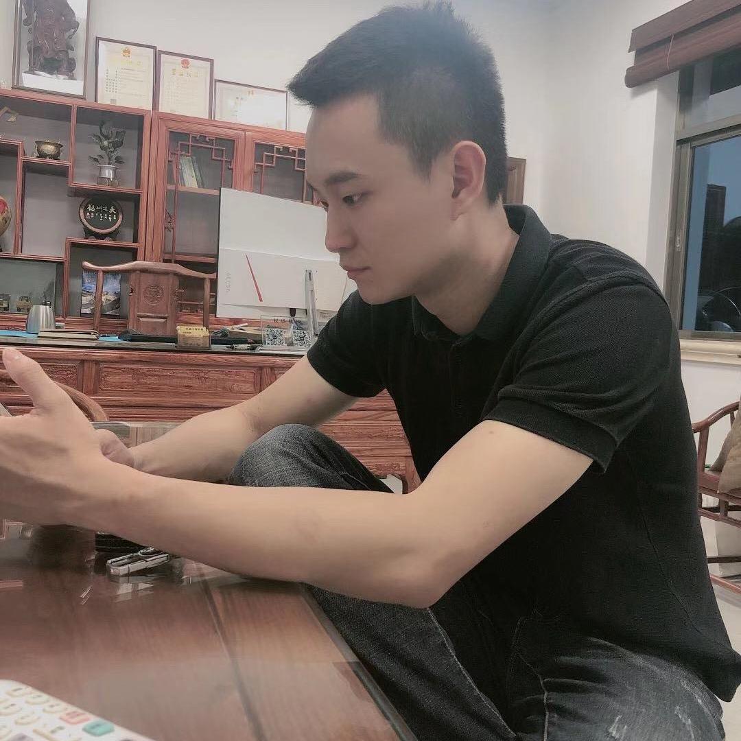 林翀。
