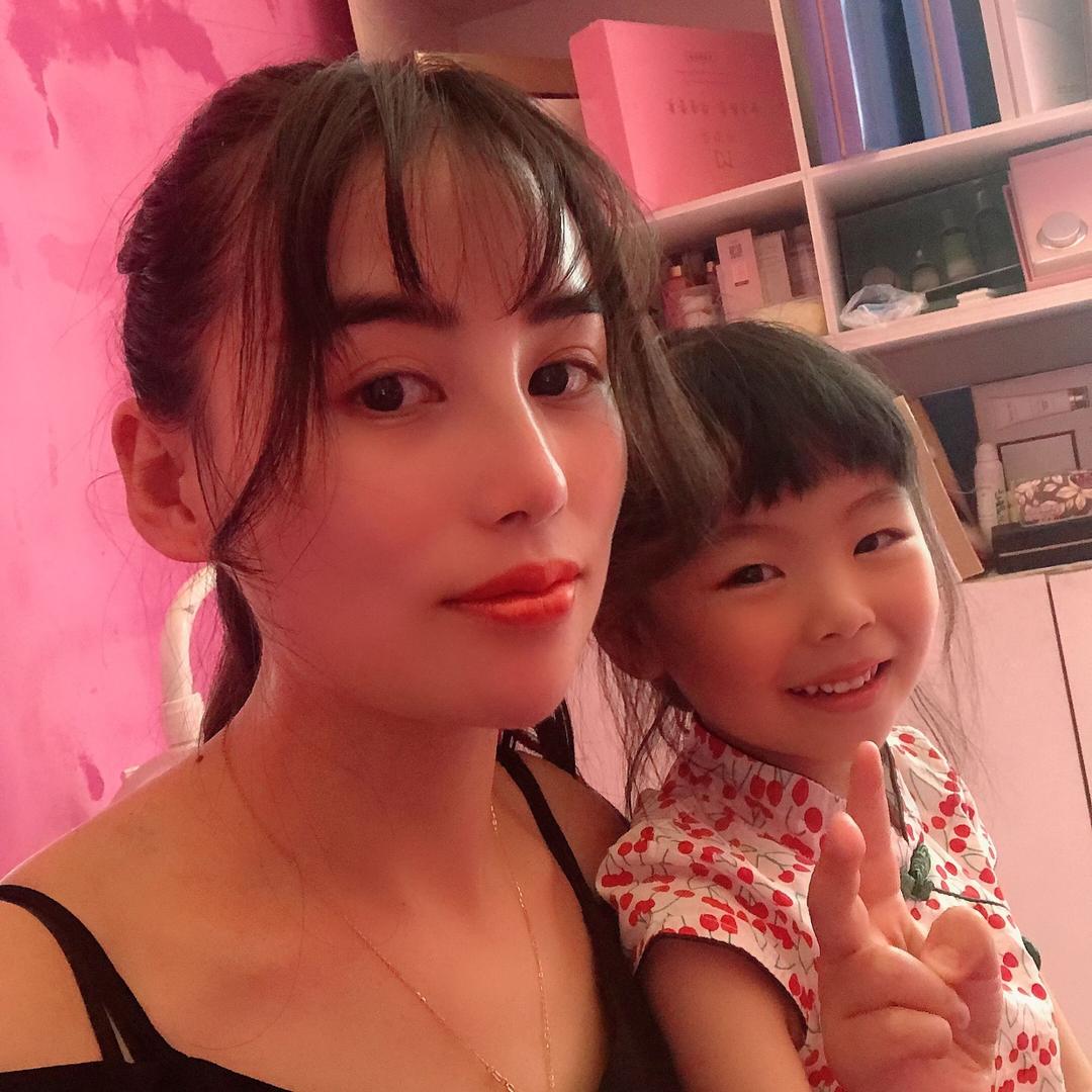 闺蜜美甲美睫 丹阳