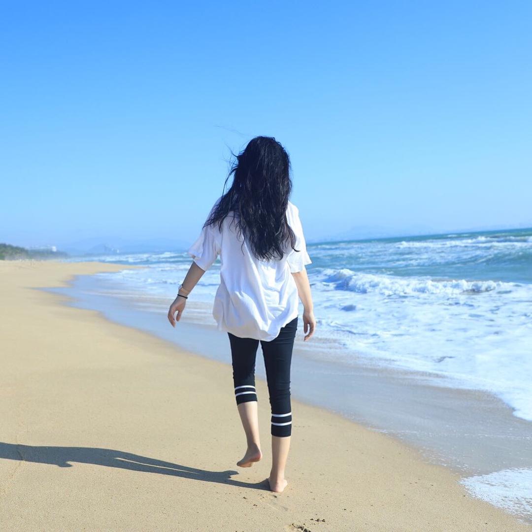 👣