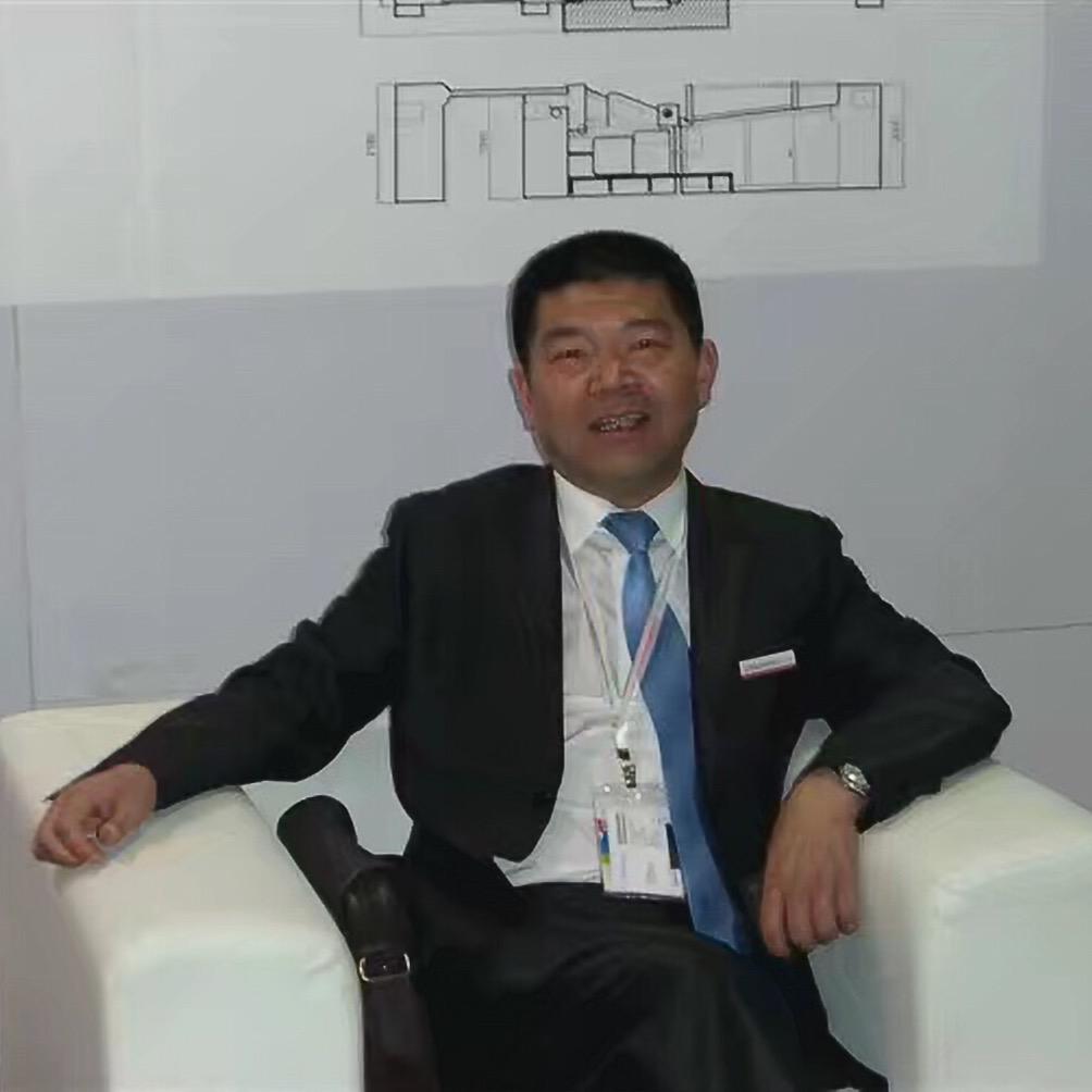 智能礼品盒包装设备。陈先生