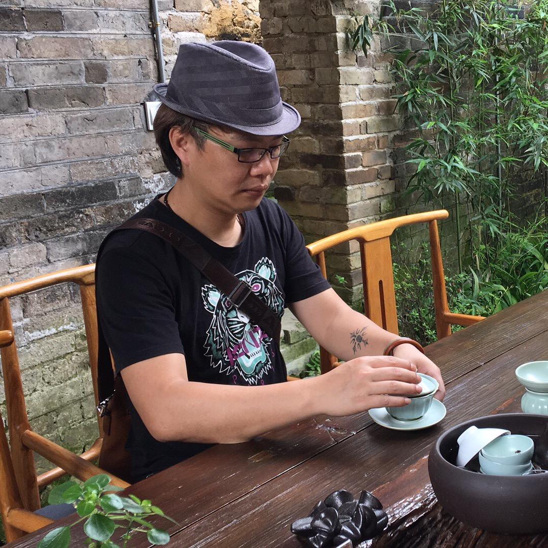 〈广东〉亮哥与疯子《只想你笑》