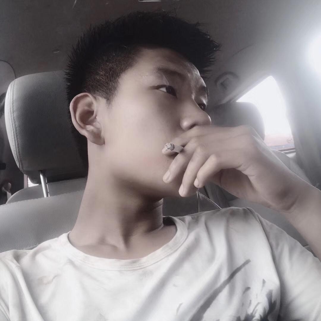 田震.（00后创业者）