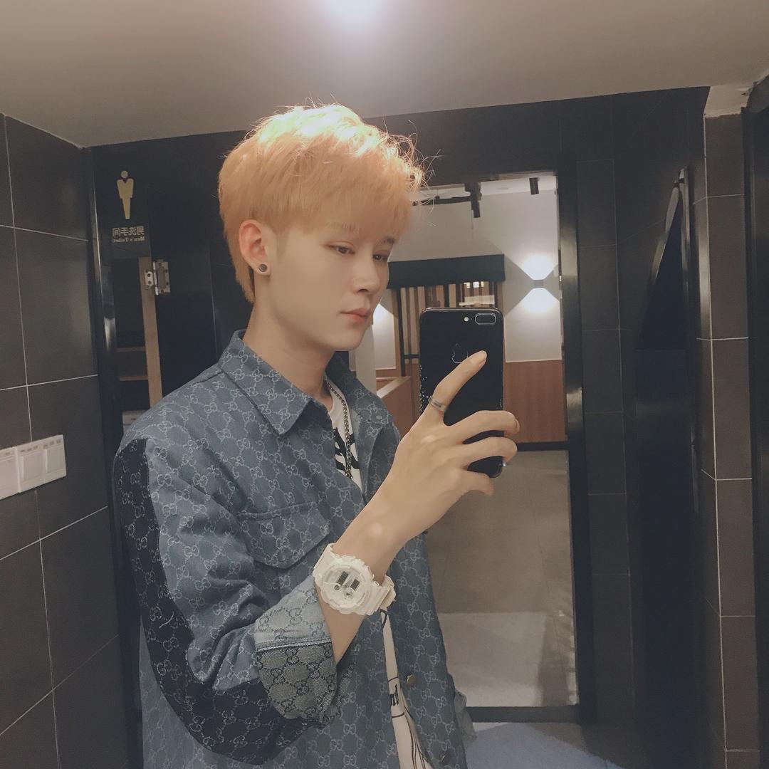 Ay方凌爱打球🎱