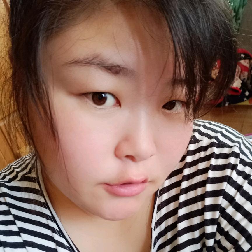 茜