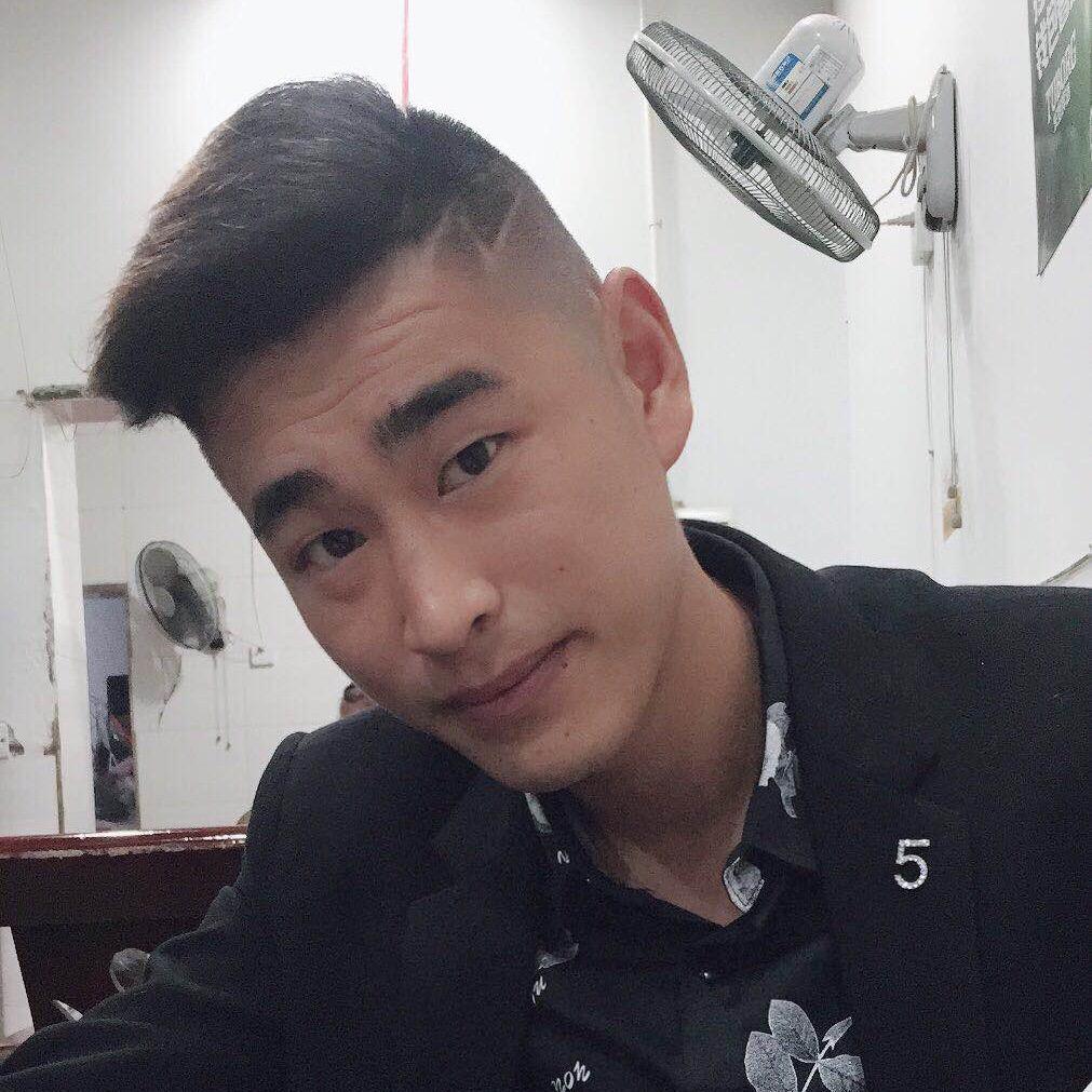 开货车的小哥哥