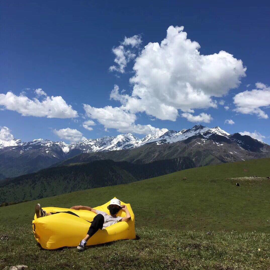 爱旅行的狮子男
