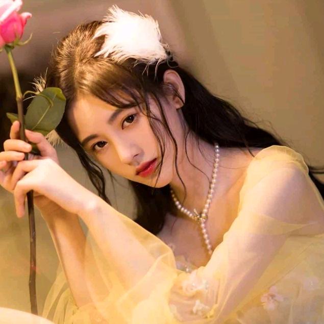 妍希是个小懒包