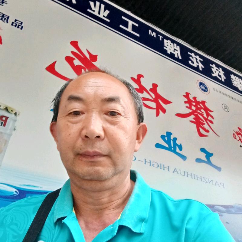 龙辉荣
