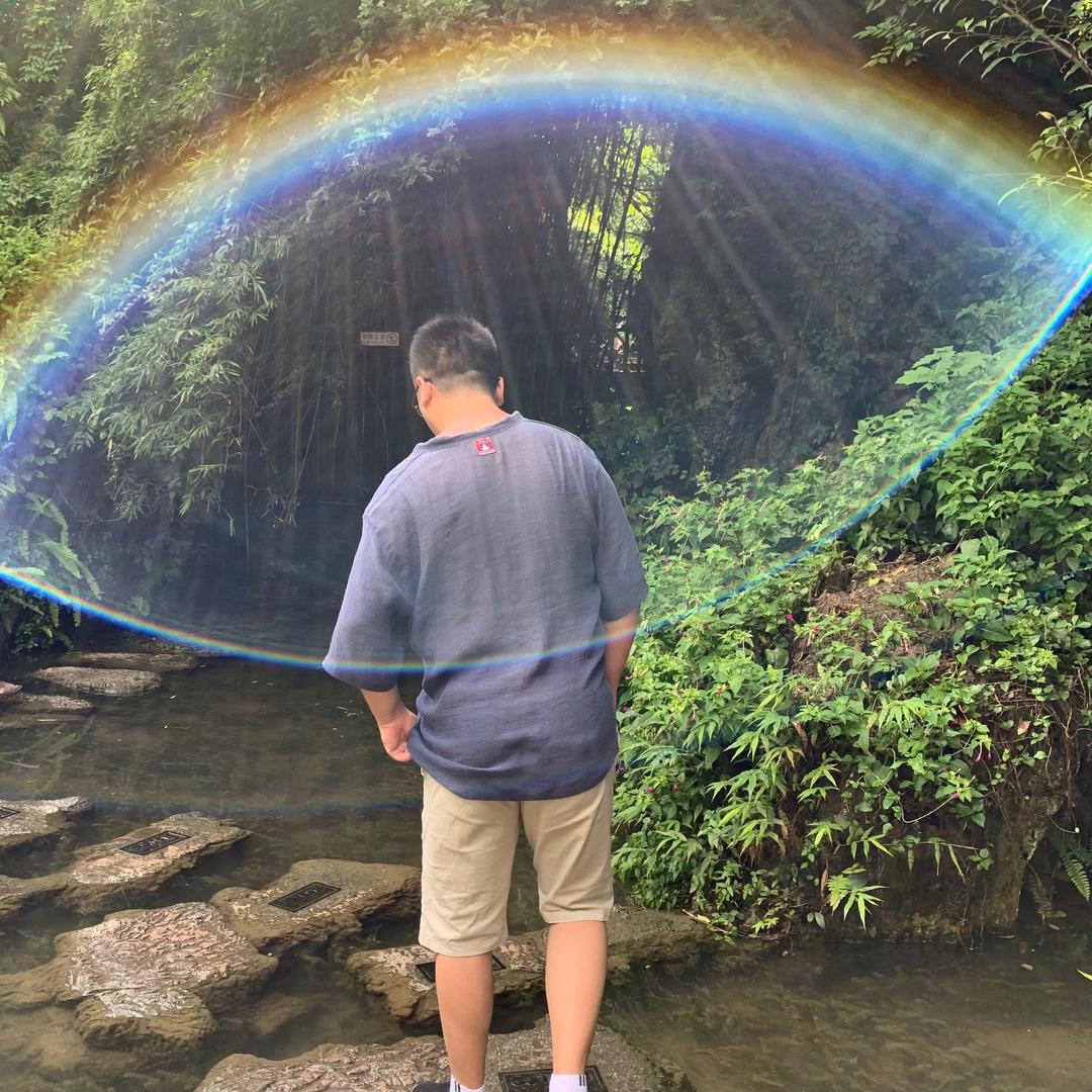 自带光环的男人