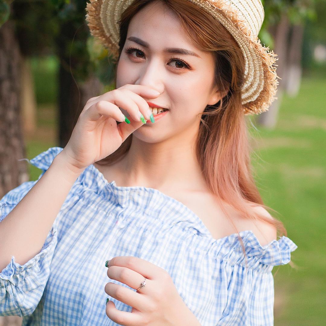 杨玲精品女装