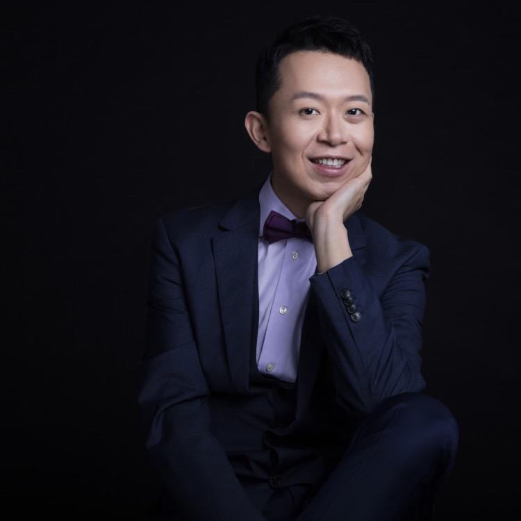 钢琴家王鲁