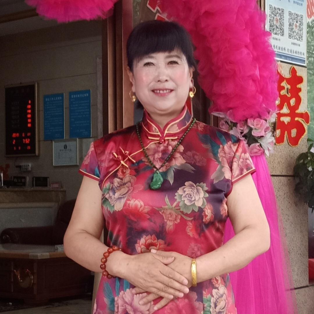 英子