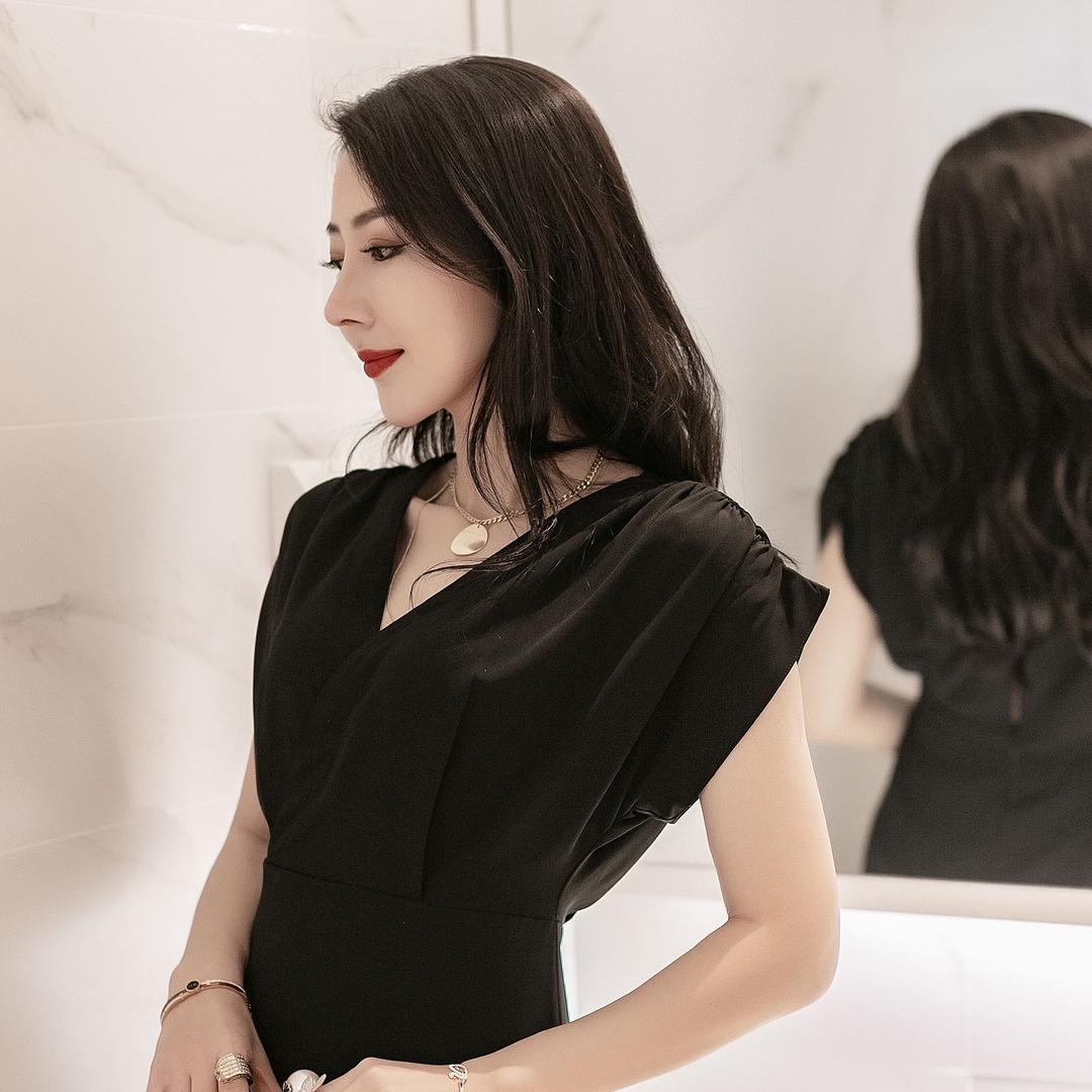 瑞和轻奢女装店