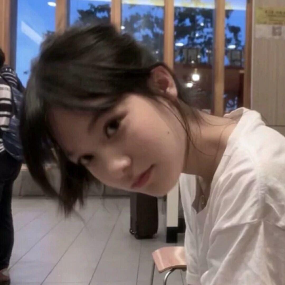 和小猫散步才是正经事