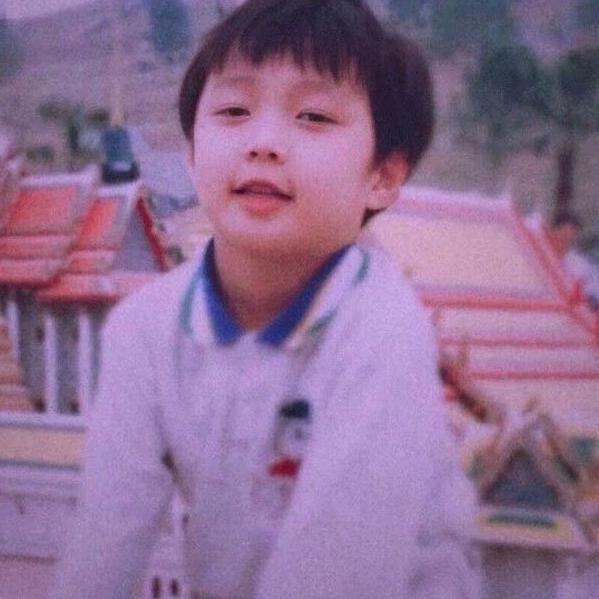 今晚无风无月星河高悬~